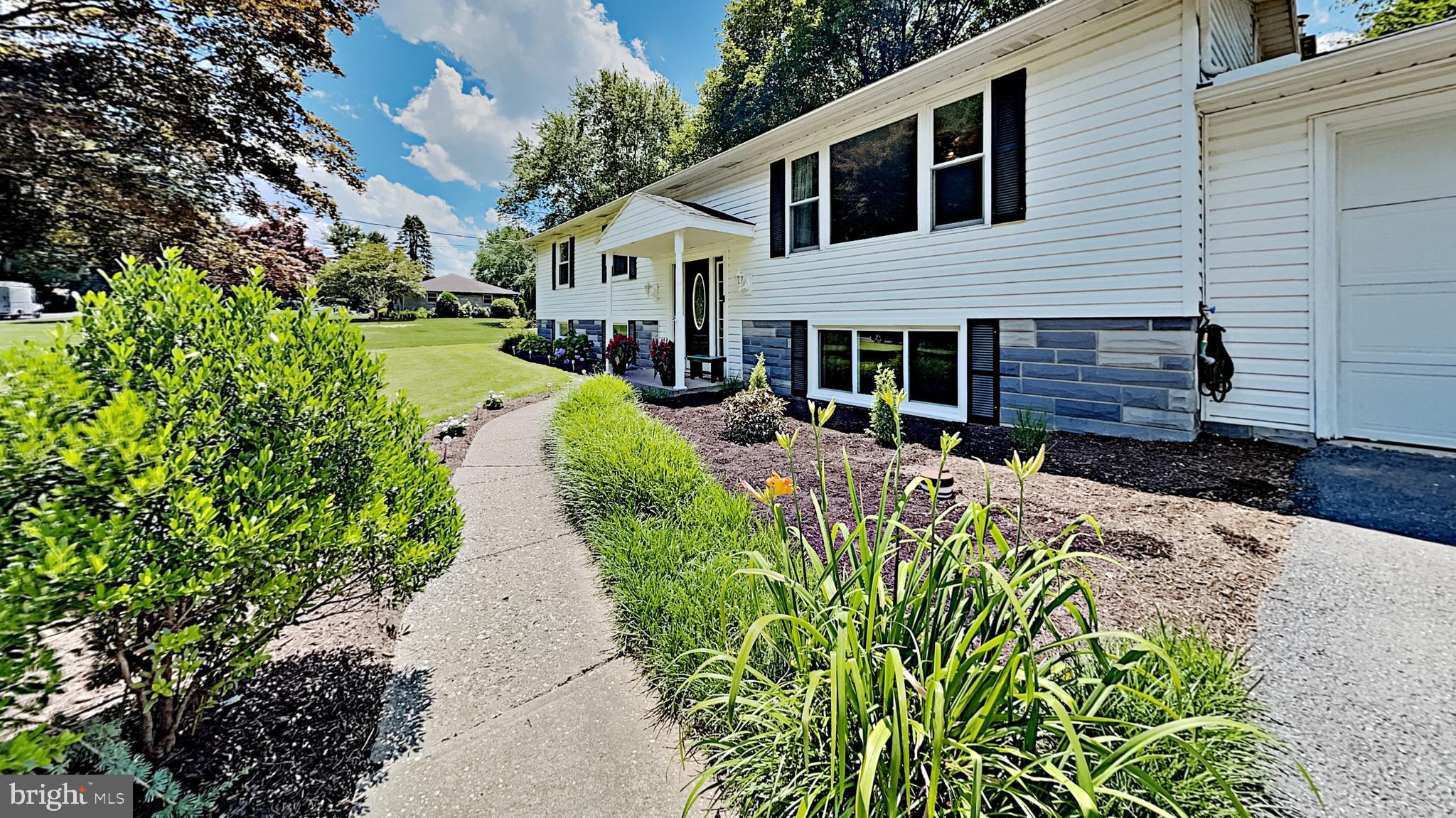 904 Ebenezer Road Middletown, PA 17057 - Photo 4 of 38