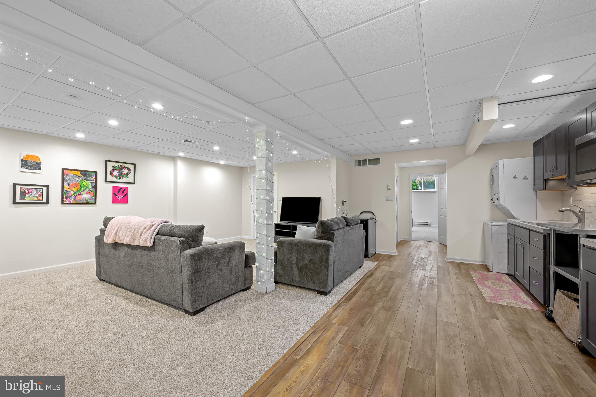 1158 Chelsea Road Aston, PA 19014 - Photo 26 of 40 Family room and kitchen