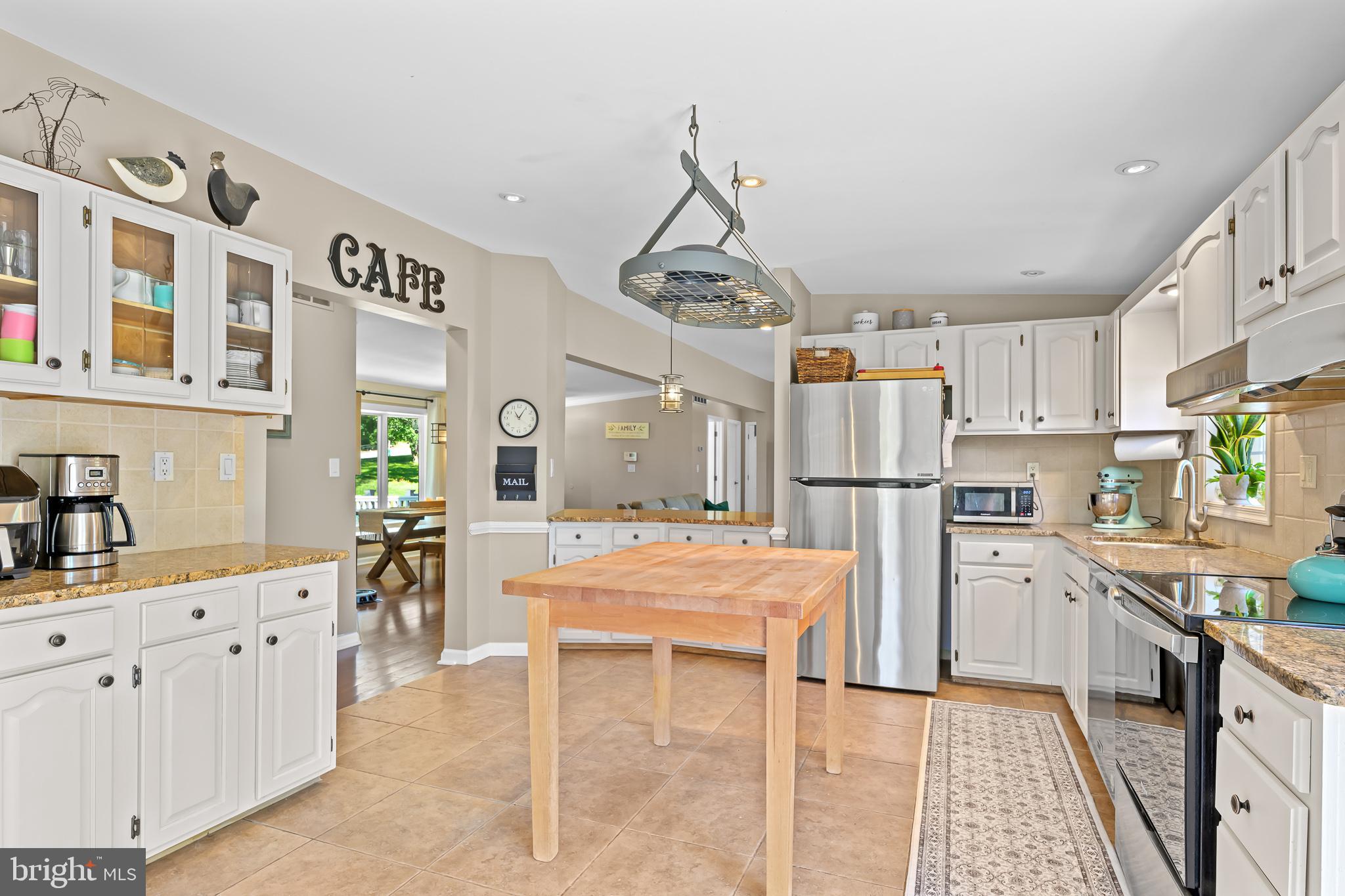 1158 Chelsea Road Aston, PA 19014 - Photo 10 of 40 Kitchen