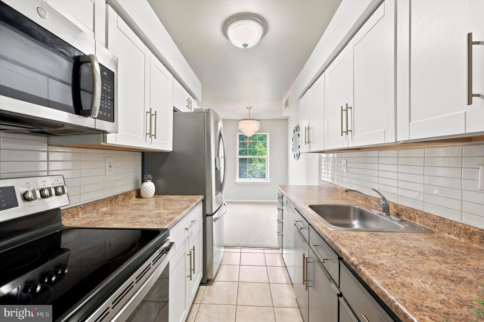 332 Washington Place, Unit 32 Chesterbrook, PA 19087 - Photo 4 of 25