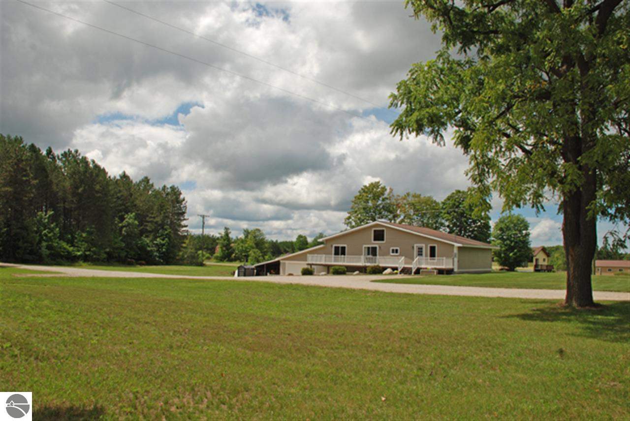 975 North Thompsonville Road Beulah, MI 49617 - Photo 20 of 33 1774896-19.JPG