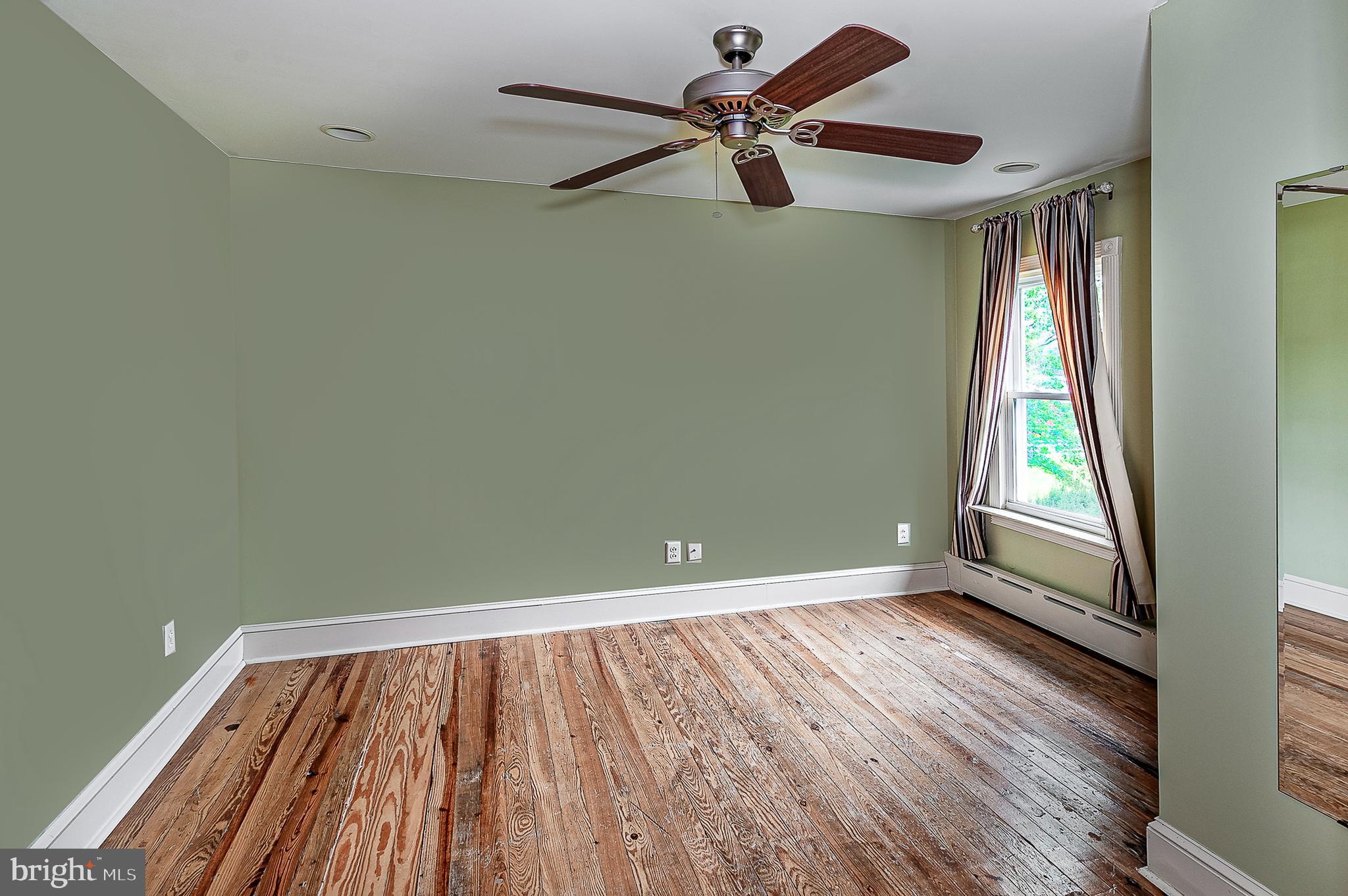 201 Lehigh Road South Glassboro, NJ 08028 - Photo 15 of 32 2nd Bedroom