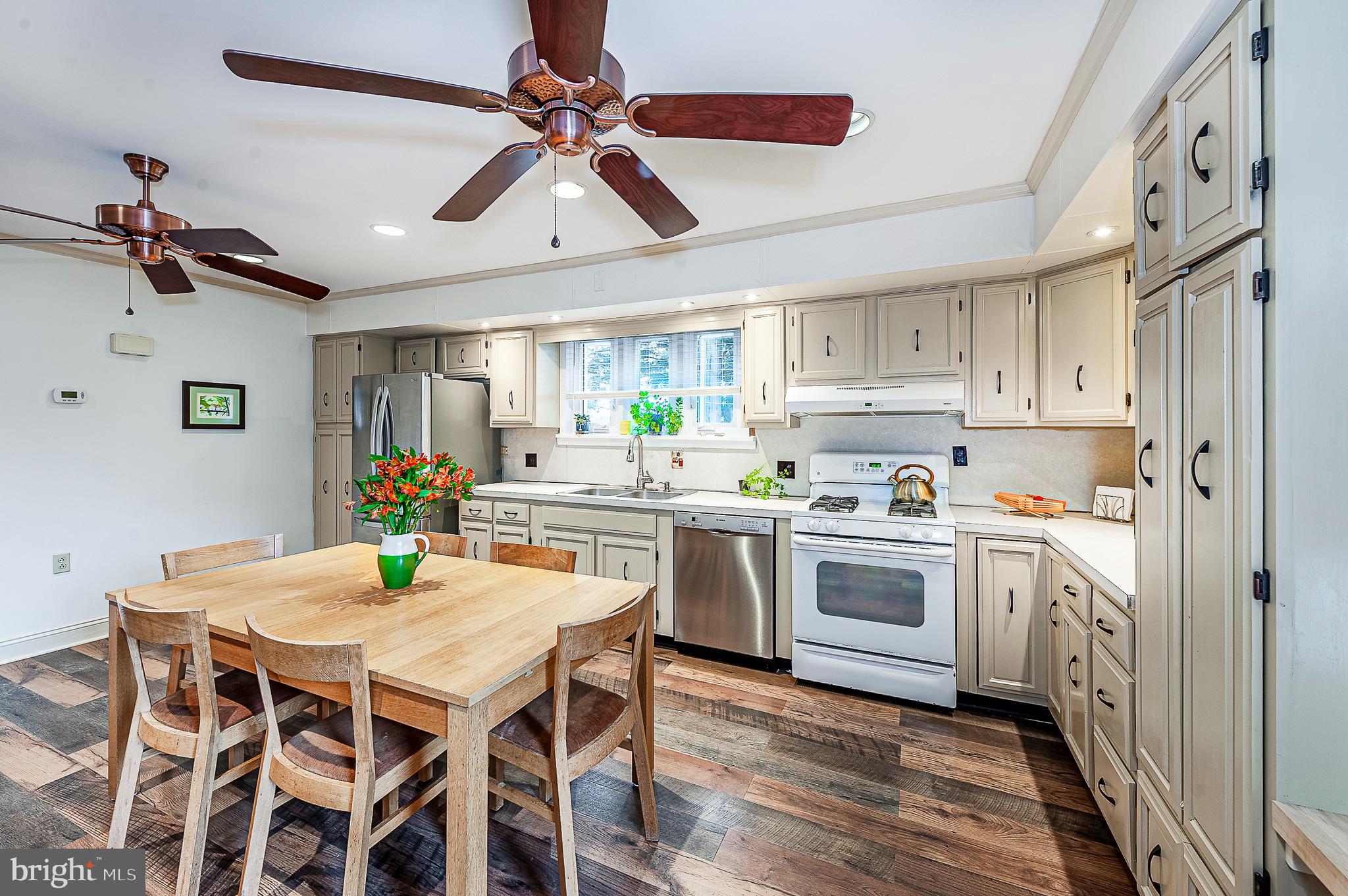 201 Lehigh Road South Glassboro, NJ 08028 - Photo 2 of 32 Kitchen