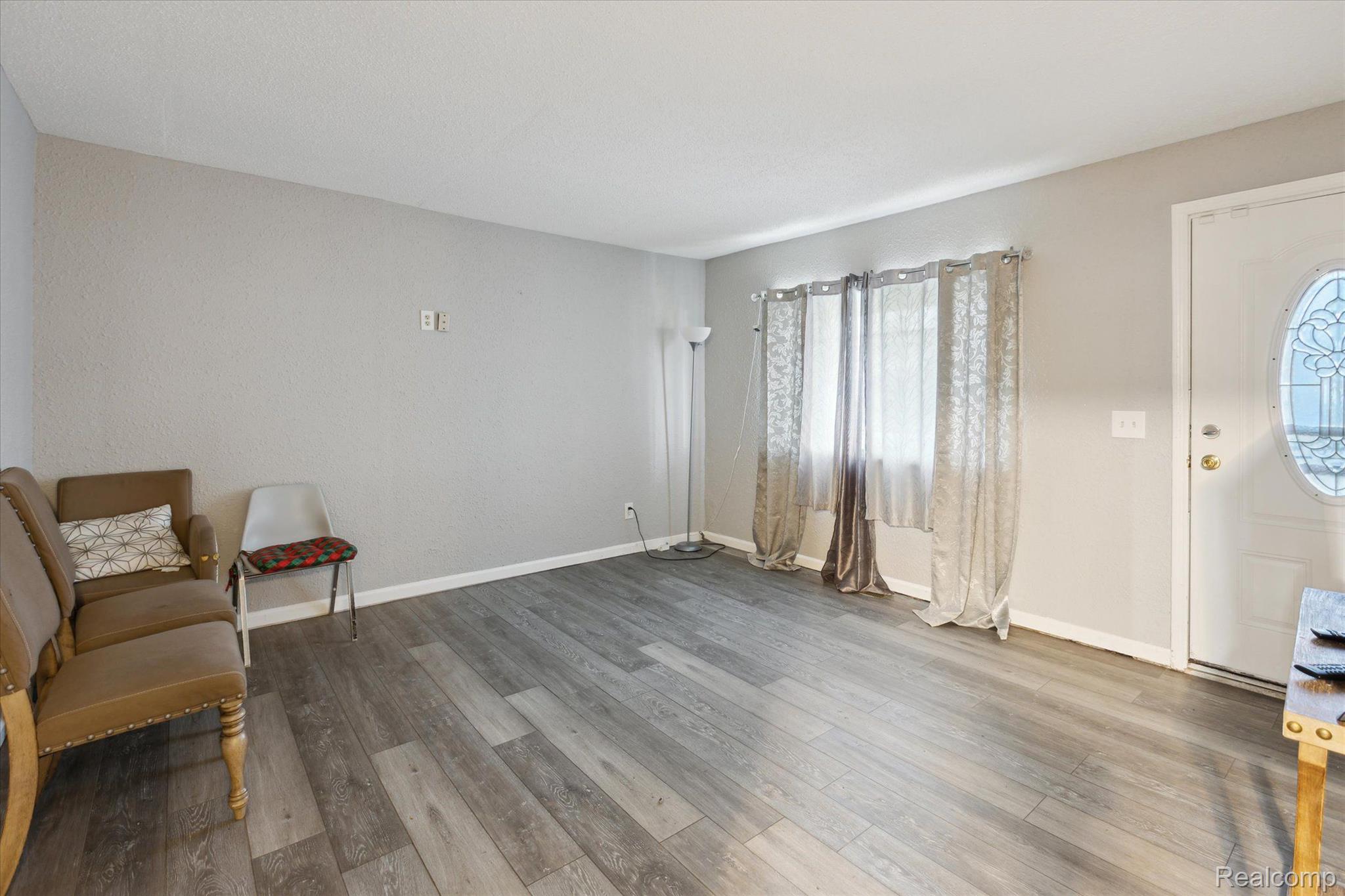 6806 Fleming Road Flint, MI 48504 - Photo 6 of 12 Gallery Image 6