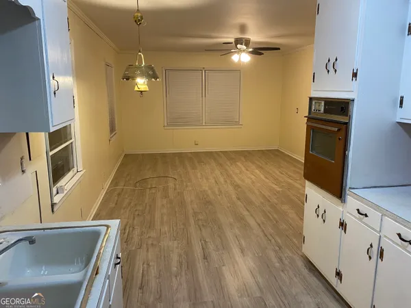 $1,200 | 374 East Monroe Avenue, Ashburn, GA 31714