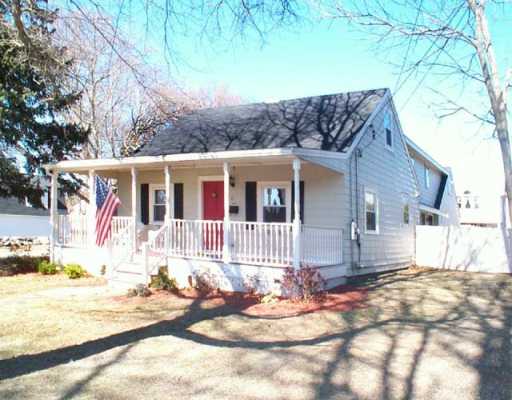 41 Fales Road Bristol, RI 02809 - Photo 1 of 8 Exterior Front.