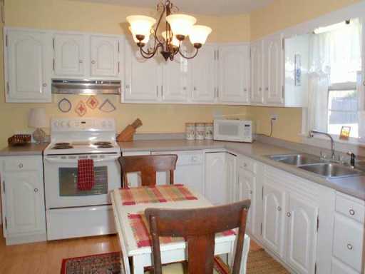 41 Fales Road Bristol, RI 02809 - Photo 4 of 8 Other.