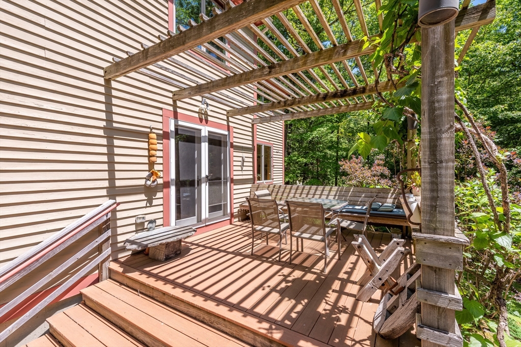 71 Morgan Circle Amherst, MA 01002 - Photo 40 of 42