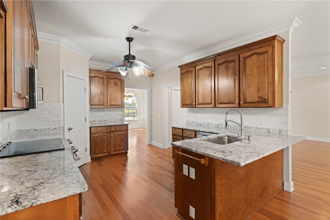 127 Clipper Bay Brunswick, GA 31523 - Photo 9 of 24
