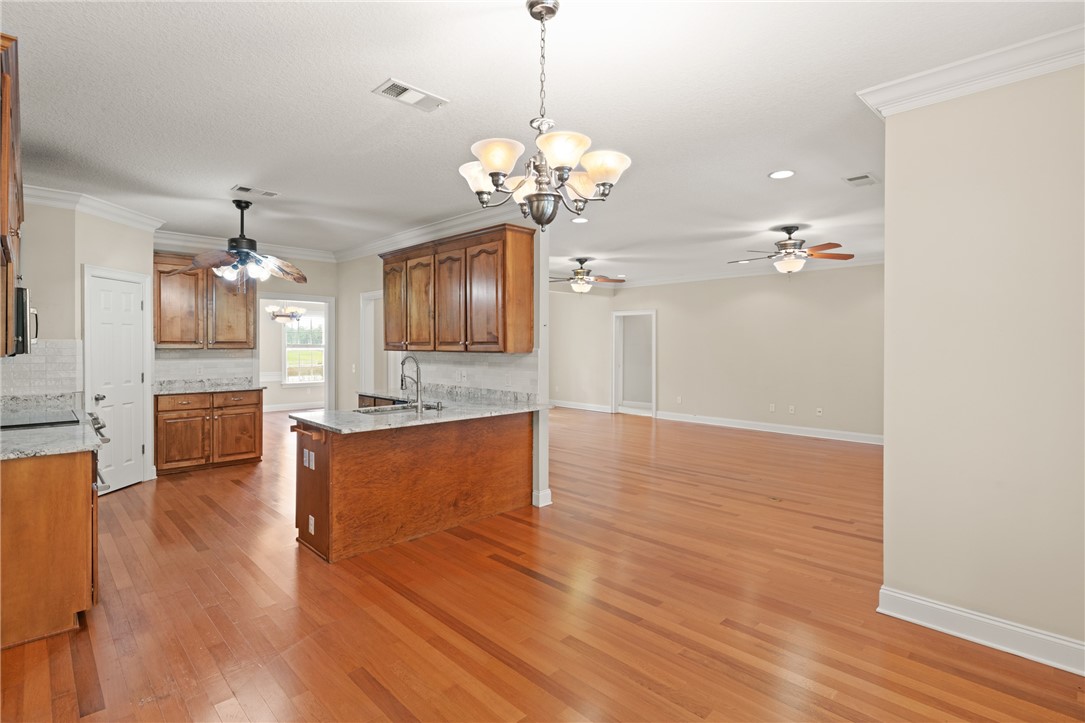 127 Clipper Bay Brunswick, GA 31523 - Photo 10 of 24