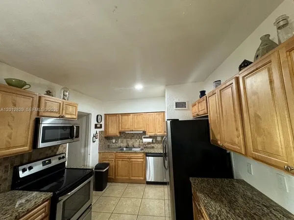 $2,500 | 965 Northeast 146th Street, Unit B, North Miami, FL 33161
