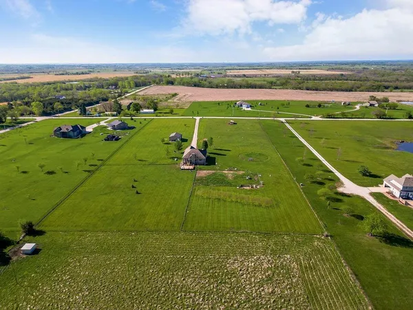 $575,000 | 4860 West 351st Street, Louisburg, KS 66053