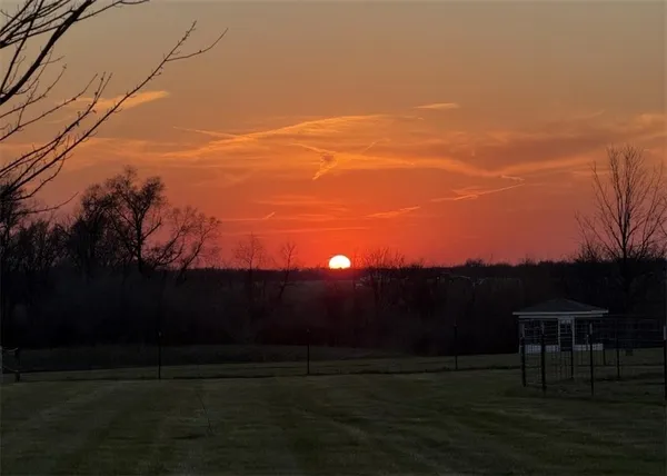 $575,000 | 4860 West 351st Street, Louisburg, KS 66053