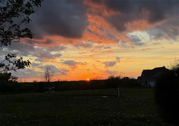 $575,000 | 4860 West 351st Street, Louisburg, KS 66053