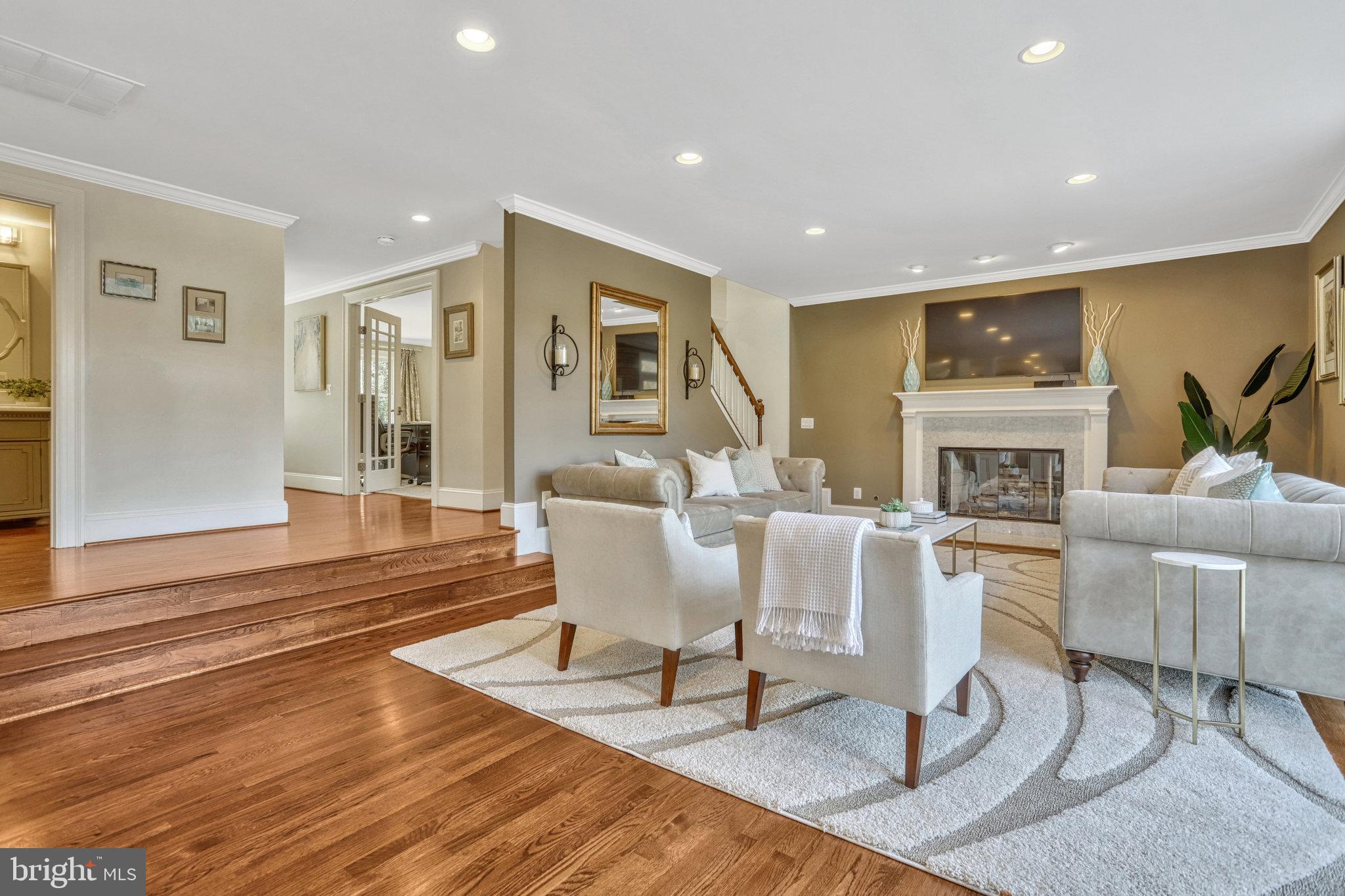 2521 Hunter Mill Road Oakton, VA 22124 - Photo 29 of 132 Family Room