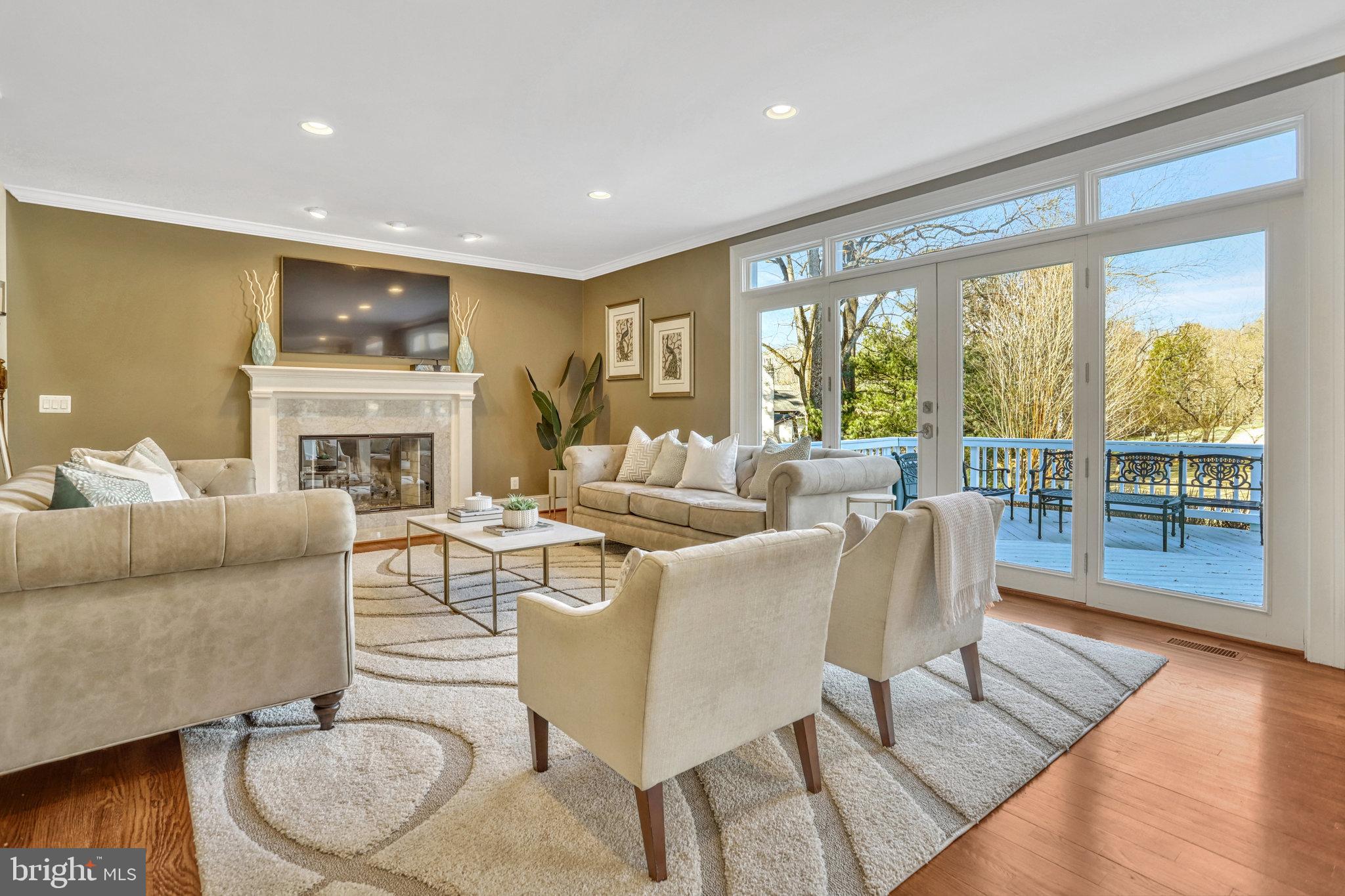 2521 Hunter Mill Road Oakton, VA 22124 - Photo 31 of 132 Family Room