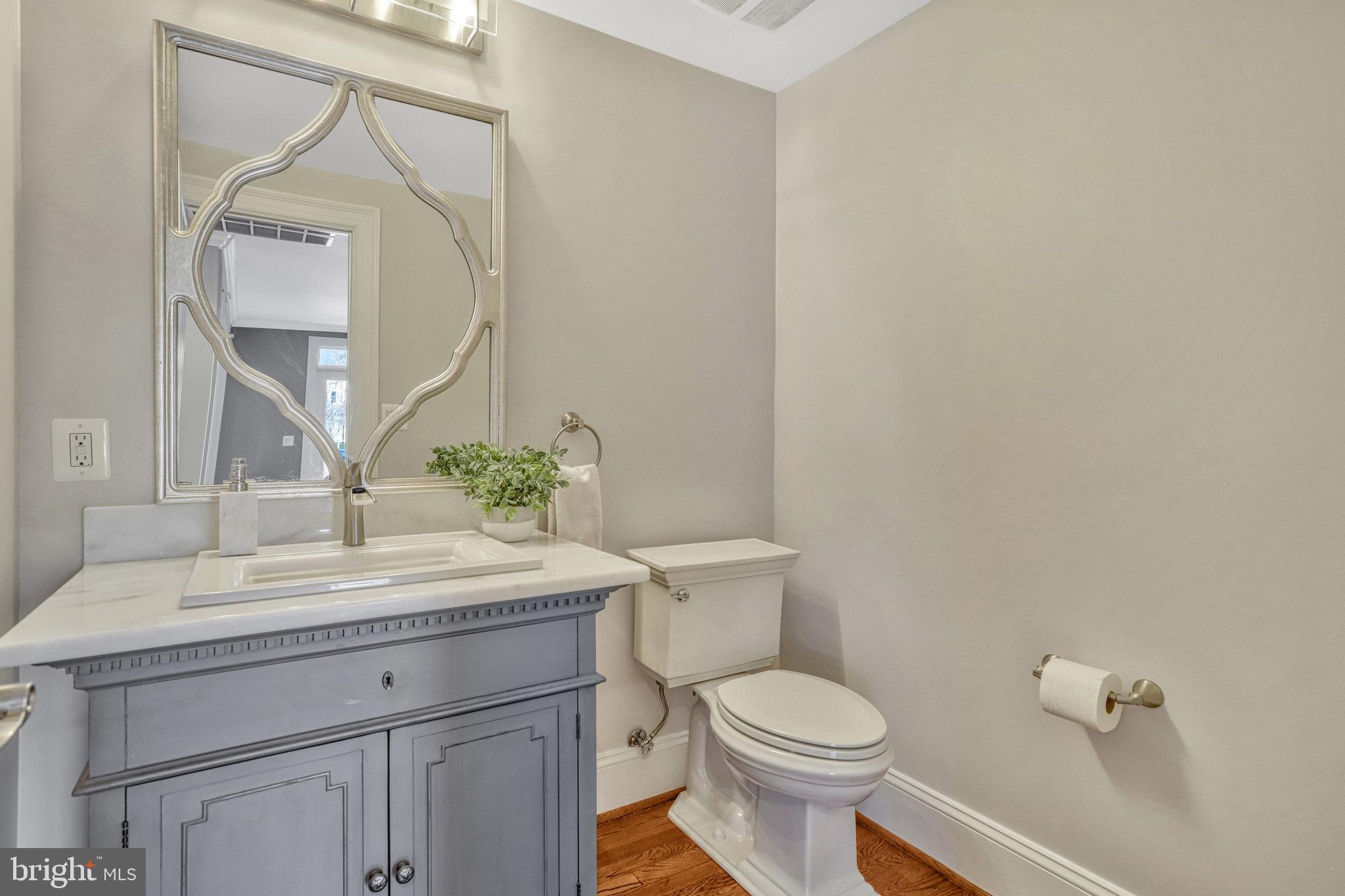 2521 Hunter Mill Road Oakton, VA 22124 - Photo 34 of 132 Powder Room