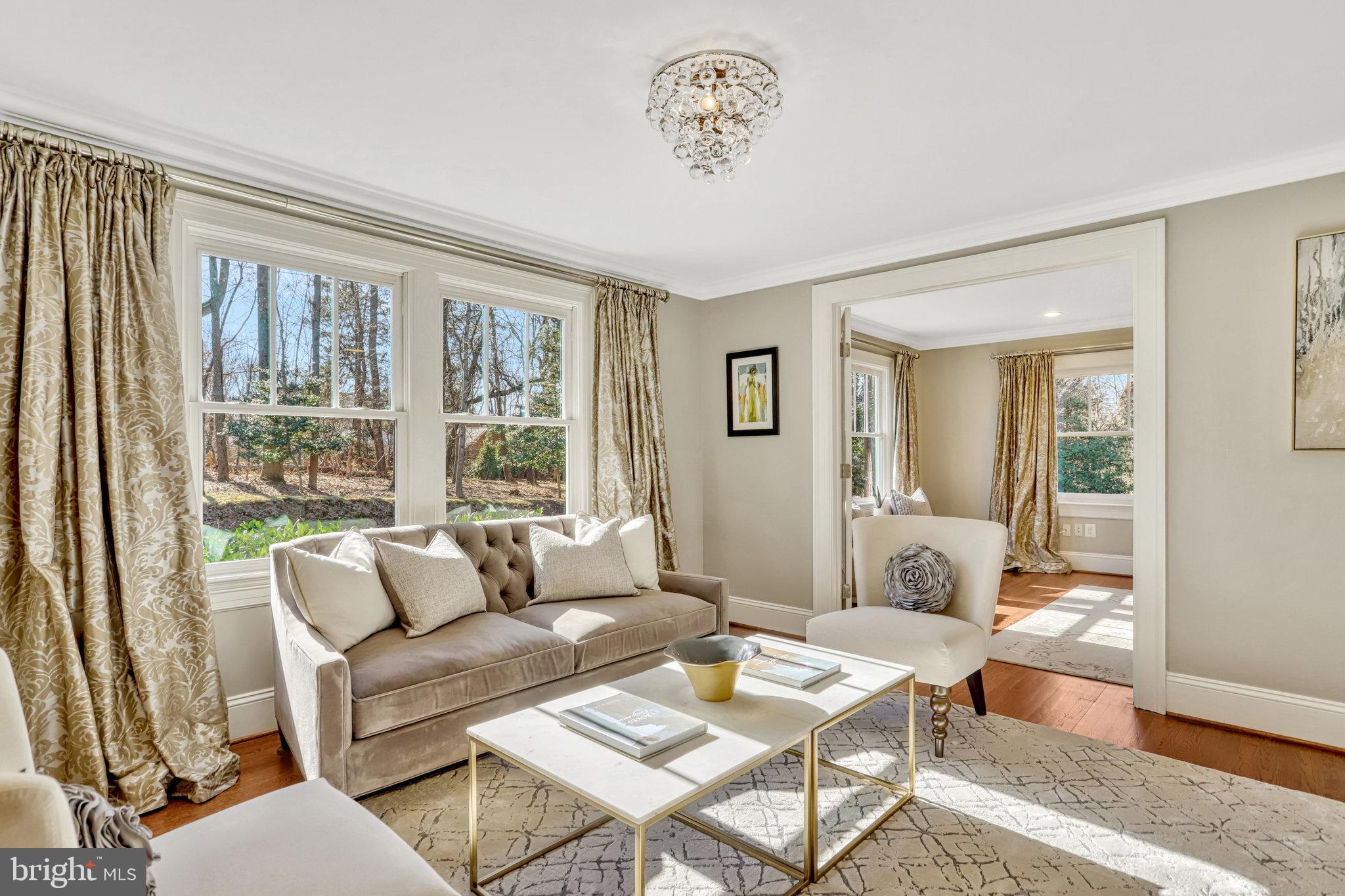 2521 Hunter Mill Road Oakton, VA 22124 - Photo 41 of 132 Living Room