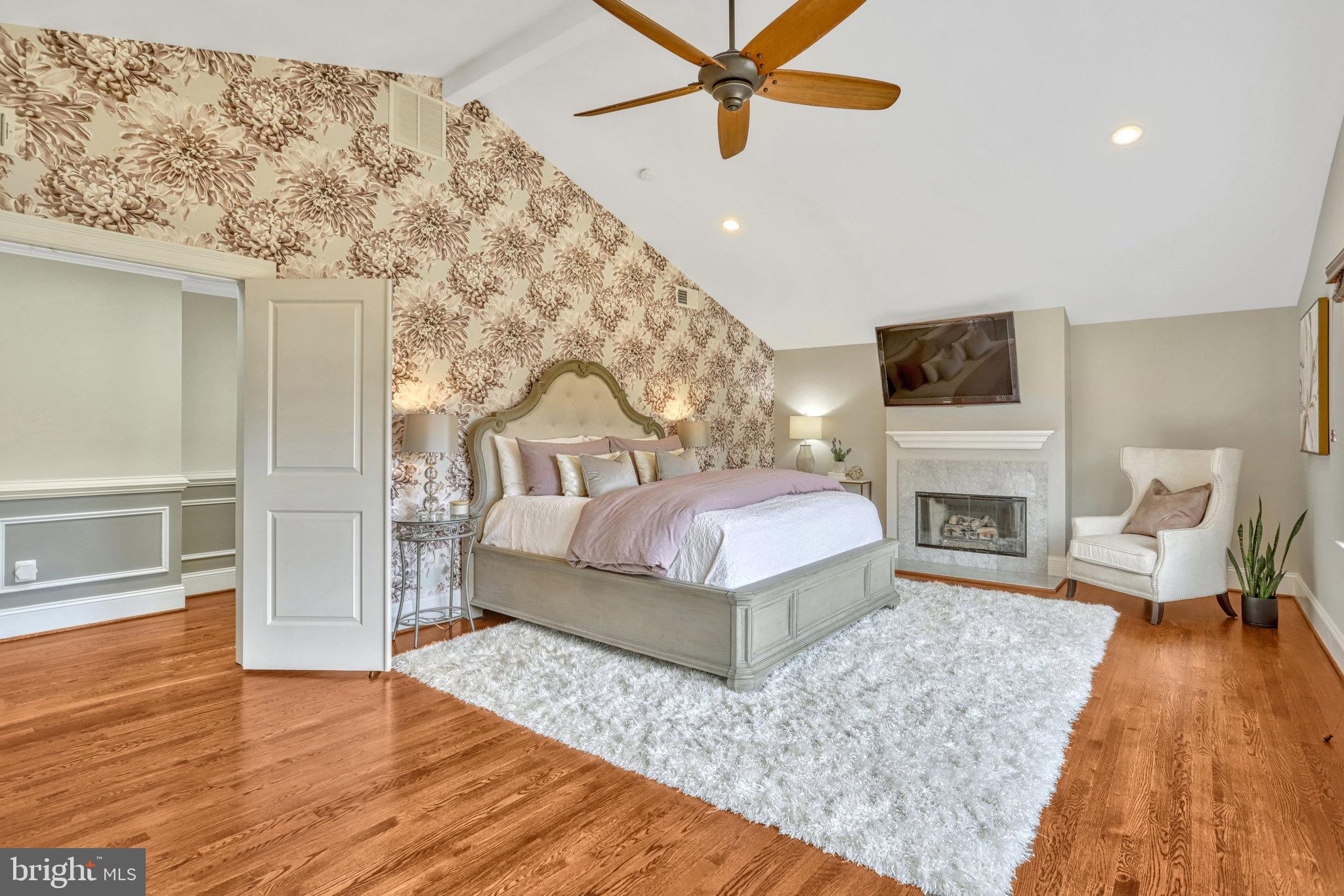 2521 Hunter Mill Road Oakton, VA 22124 - Photo 49 of 132 Primary Bedroom