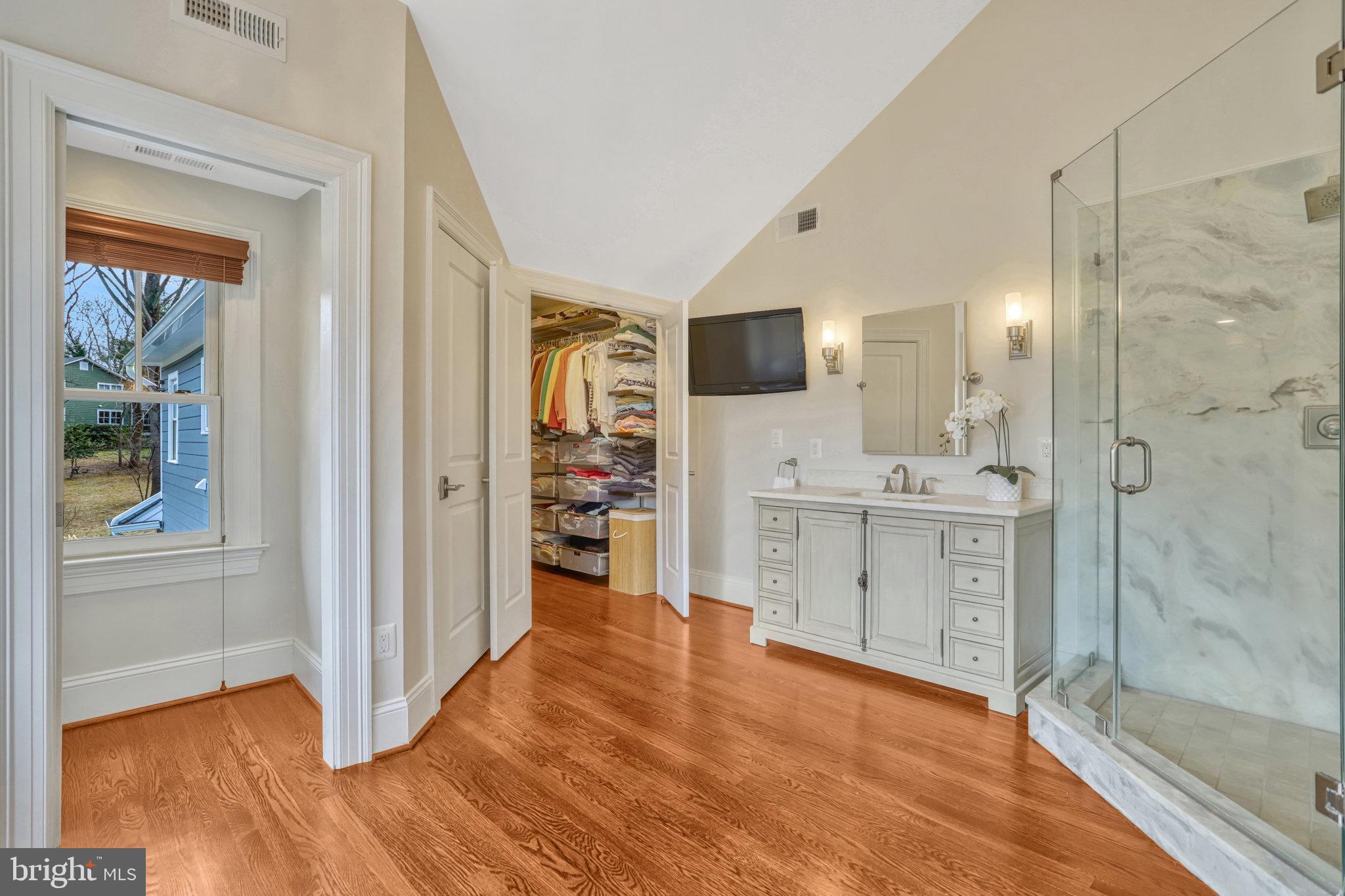 2521 Hunter Mill Road Oakton, VA 22124 - Photo 54 of 132 Primary Bath