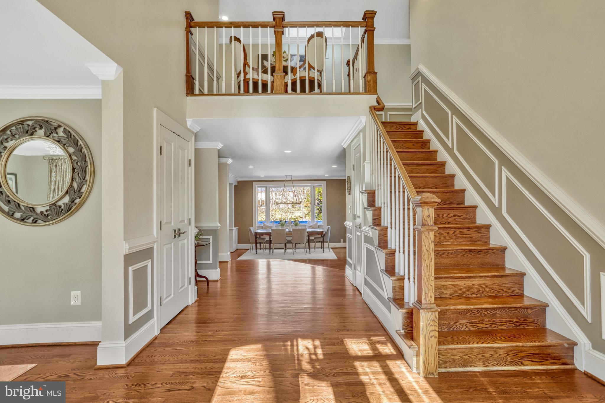 2521 Hunter Mill Road Oakton, VA 22124 - Photo 7 of 132 Foyer