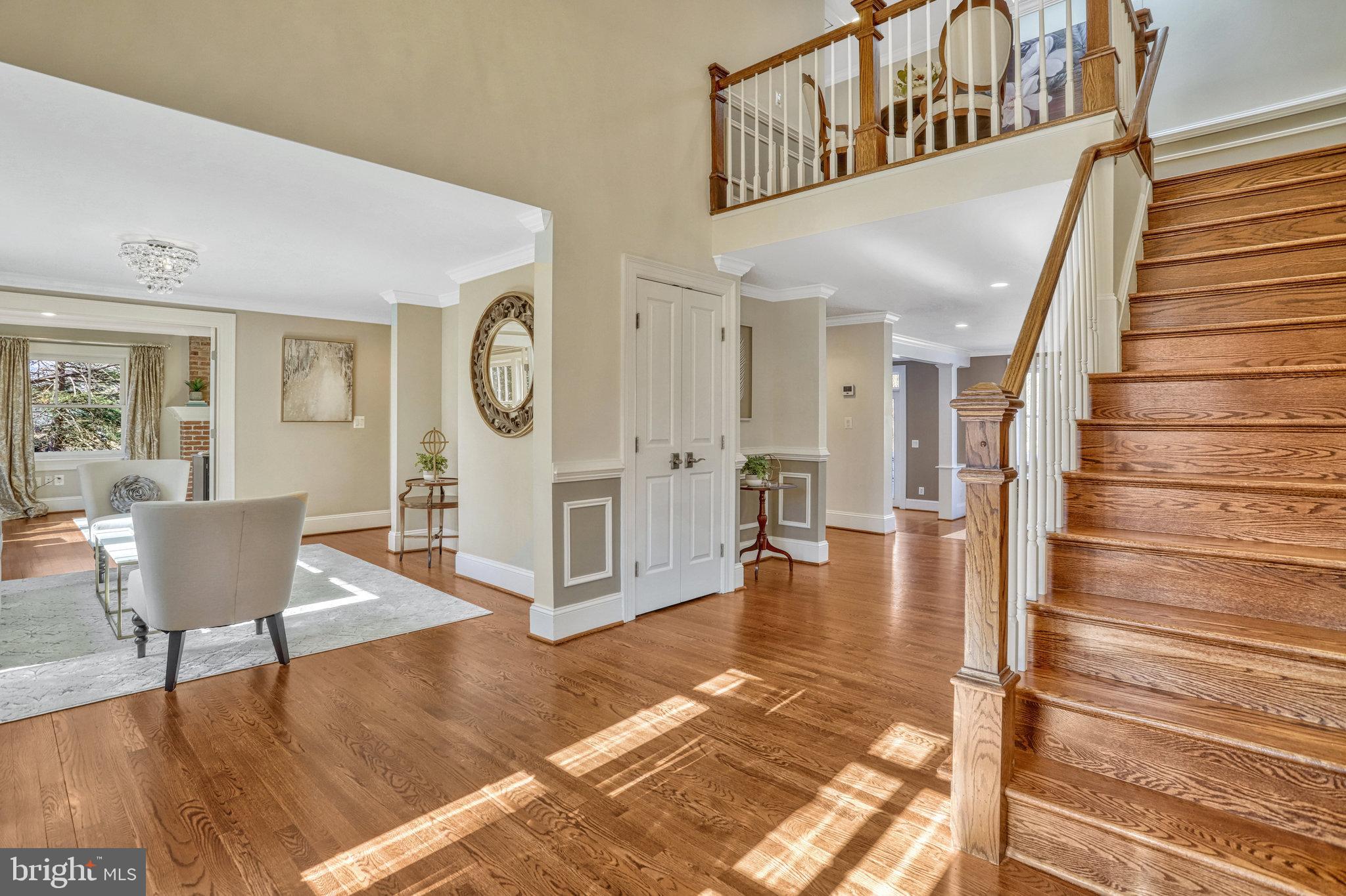 2521 Hunter Mill Road Oakton, VA 22124 - Photo 8 of 132 Foyer