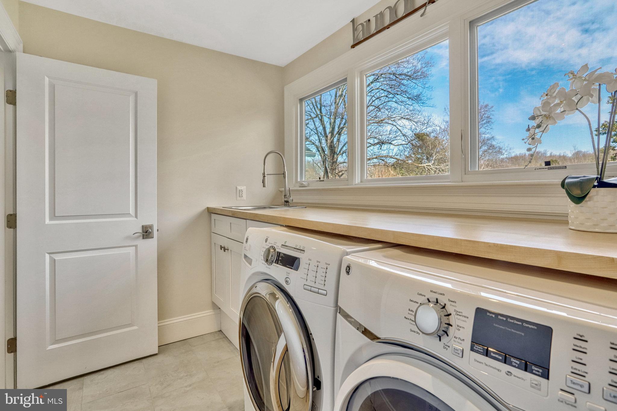 2521 Hunter Mill Road Oakton, VA 22124 - Photo 86 of 132 UL Laundry Room