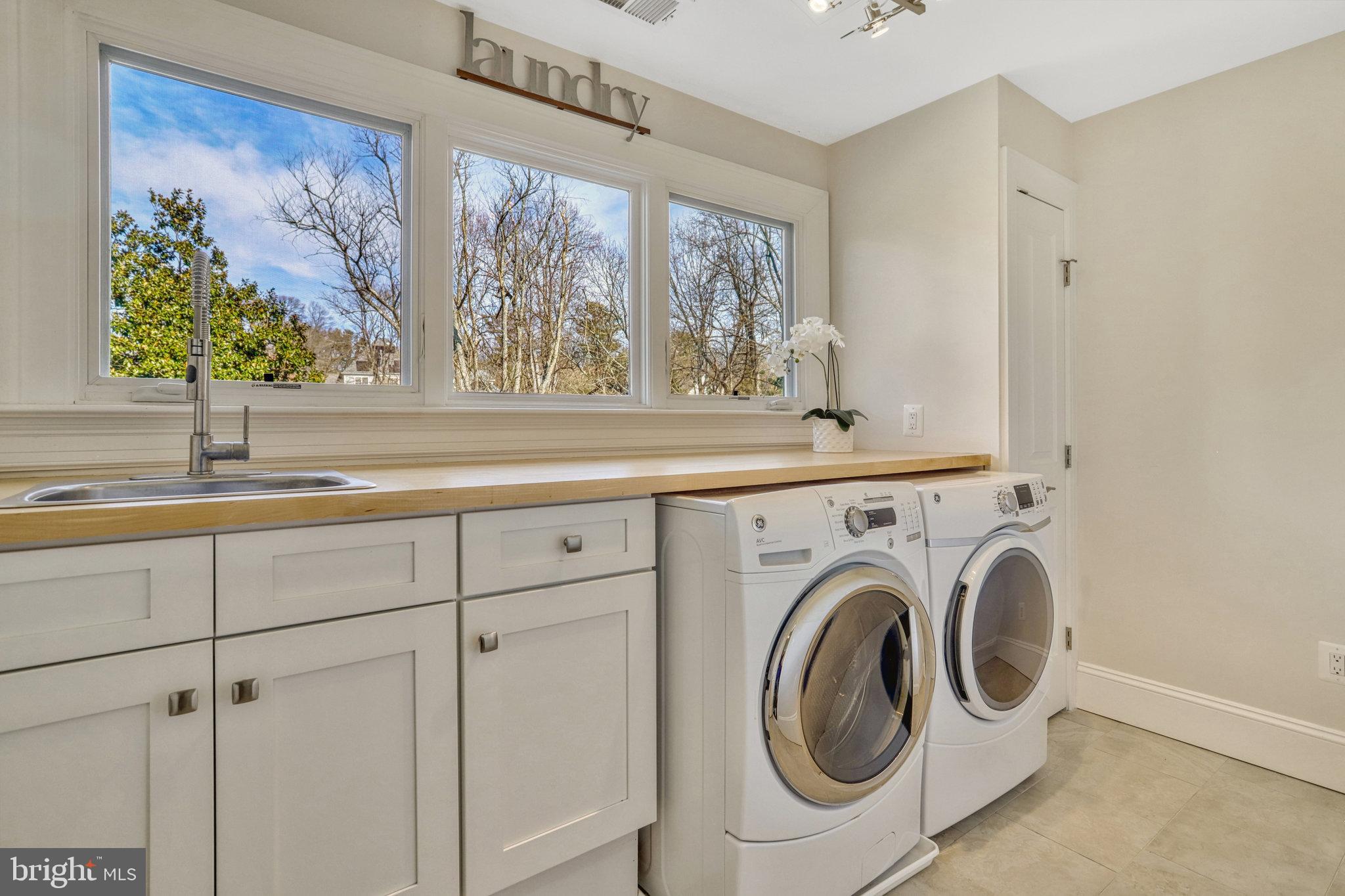 2521 Hunter Mill Road Oakton, VA 22124 - Photo 87 of 132 UL Laundry Room