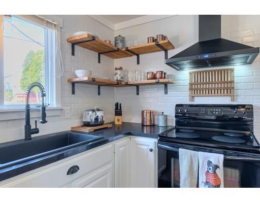 22 Loring Road Methuen, MA 01844 - Photo 10 of 32 Gallery Image 10