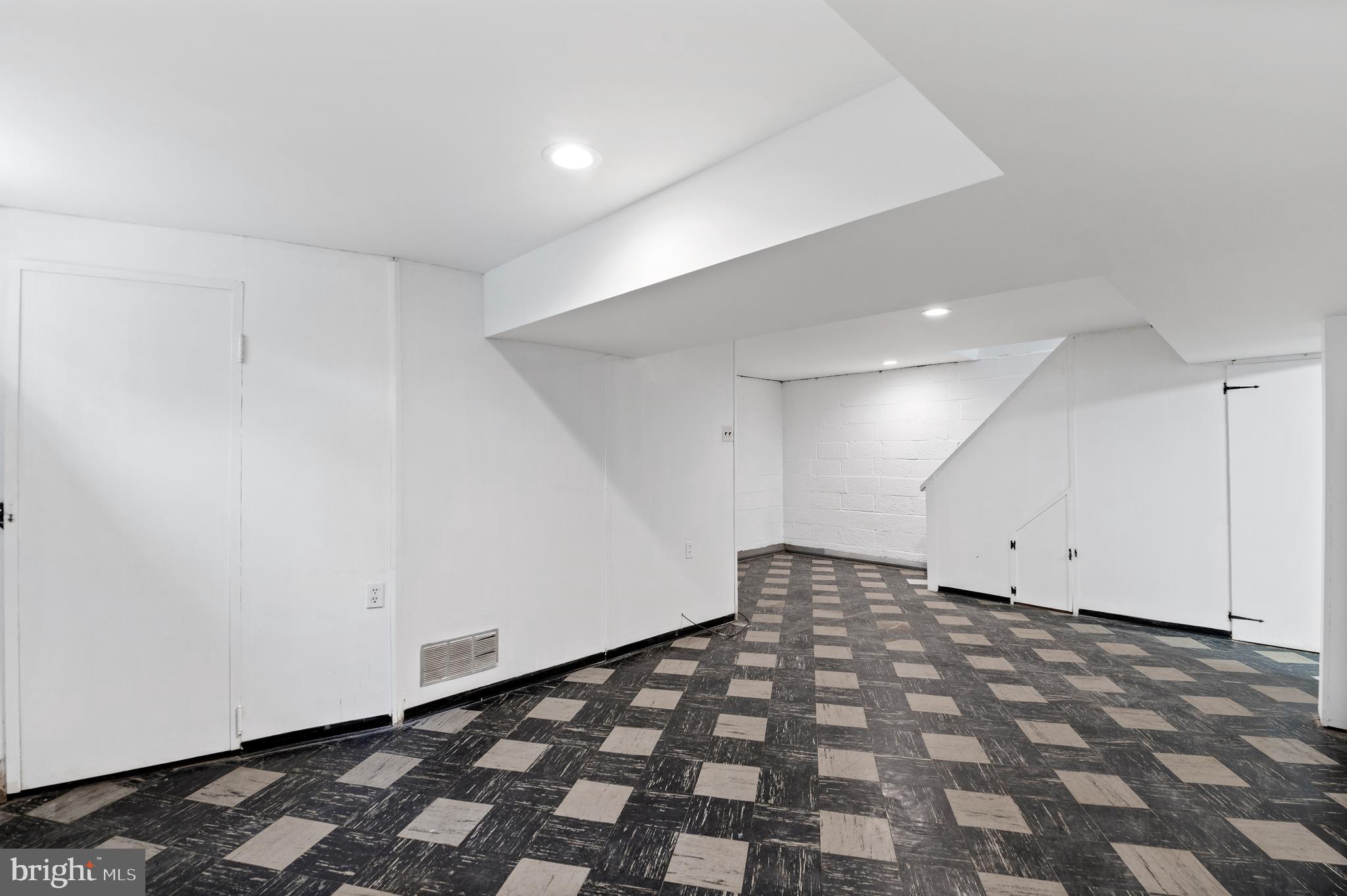 3731 School Lane Newtown Square, PA 19073 - Photo 30 of 31 a view of an empty room