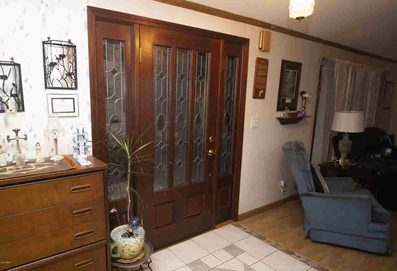 2403 Lakeside Drive Centralia, IL 62801 - Photo 10 of 28