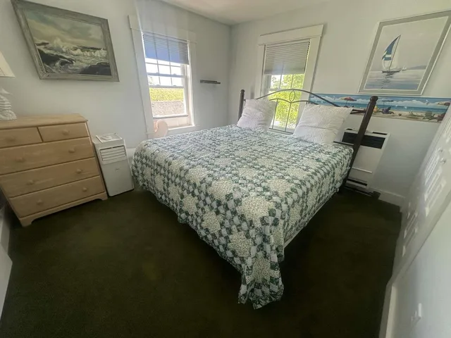 $2,950 | 7 Lyons Street, Hampton, NH 03842