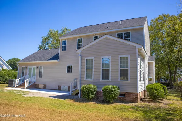 $425,000 | 3715 Martha Lane North, Wilson, NC 27896