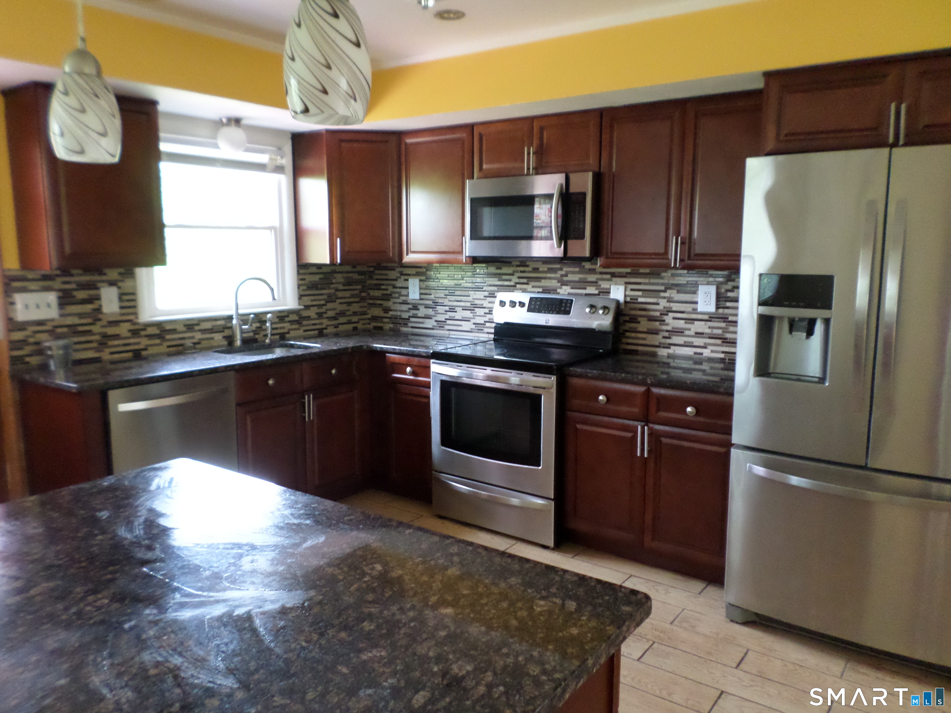 7 Craigmore Road Bloomfield, CT 06002 - Photo 11 of 20
