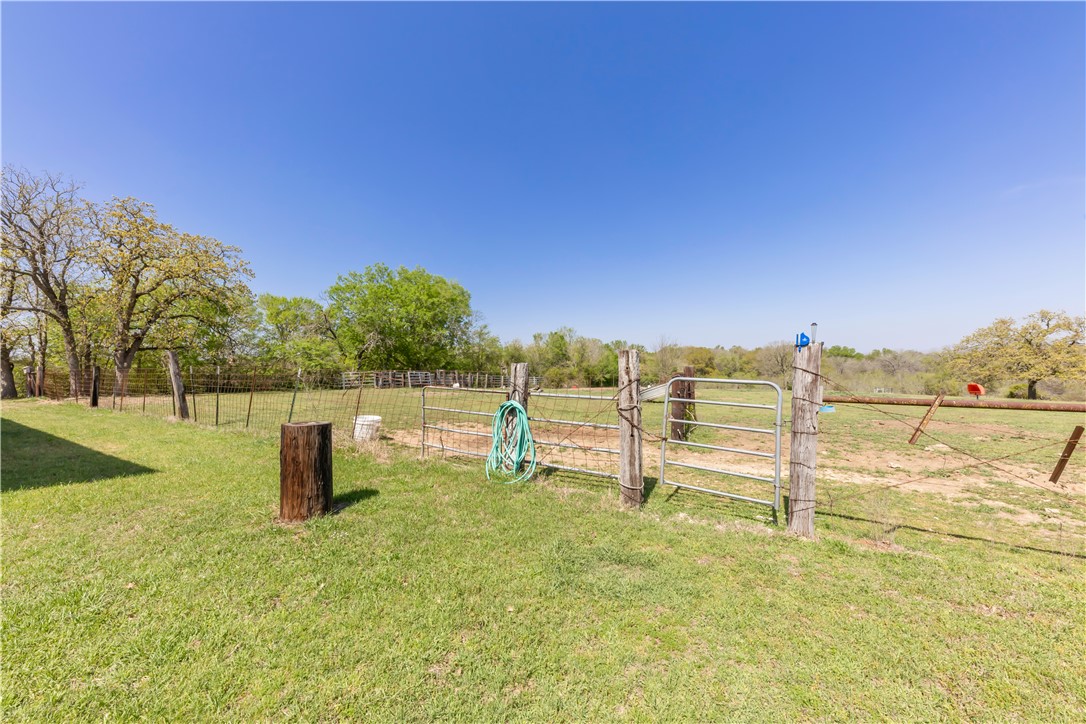 5732 Rose Hill Road Calvert, TX 77837 - Photo 19 of 46 a view of a outdoor space