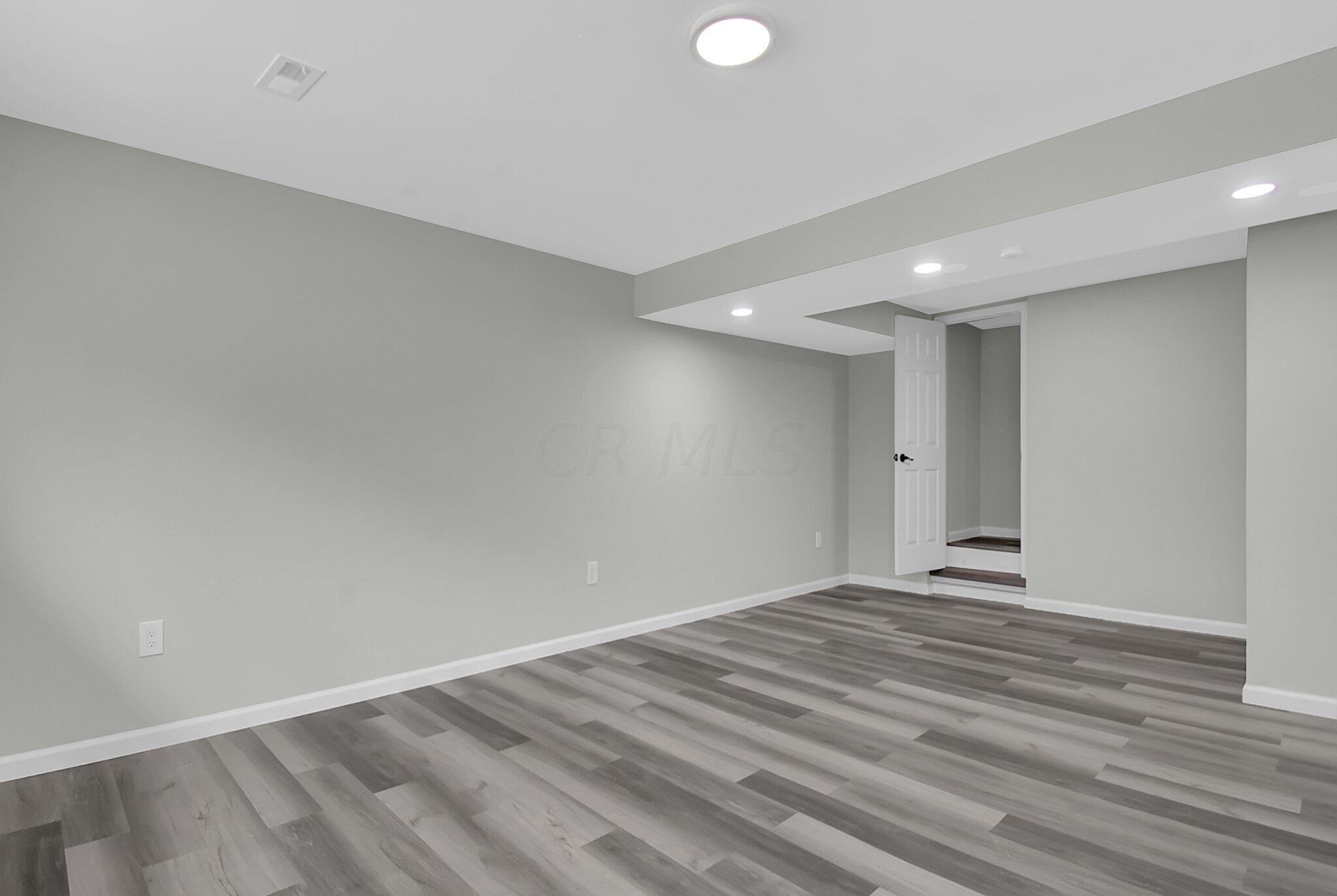 5566 Roche Drive Columbus, OH 43229 - Photo 16 of 29 lower level