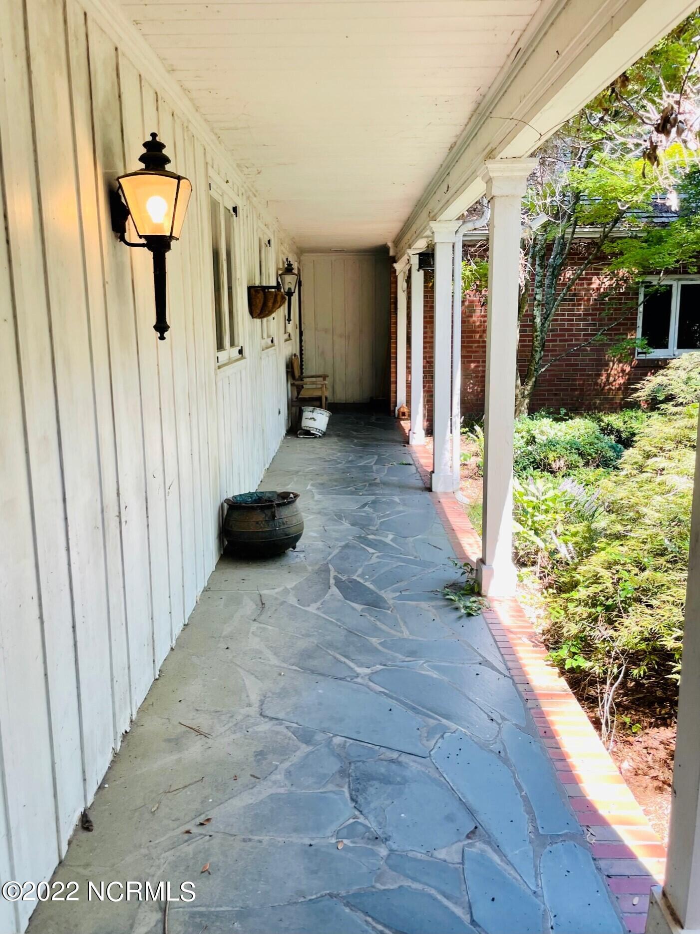 1808 Rivershore Road Elizabeth City, NC 27909 - Photo 10 of 40 Front porch
