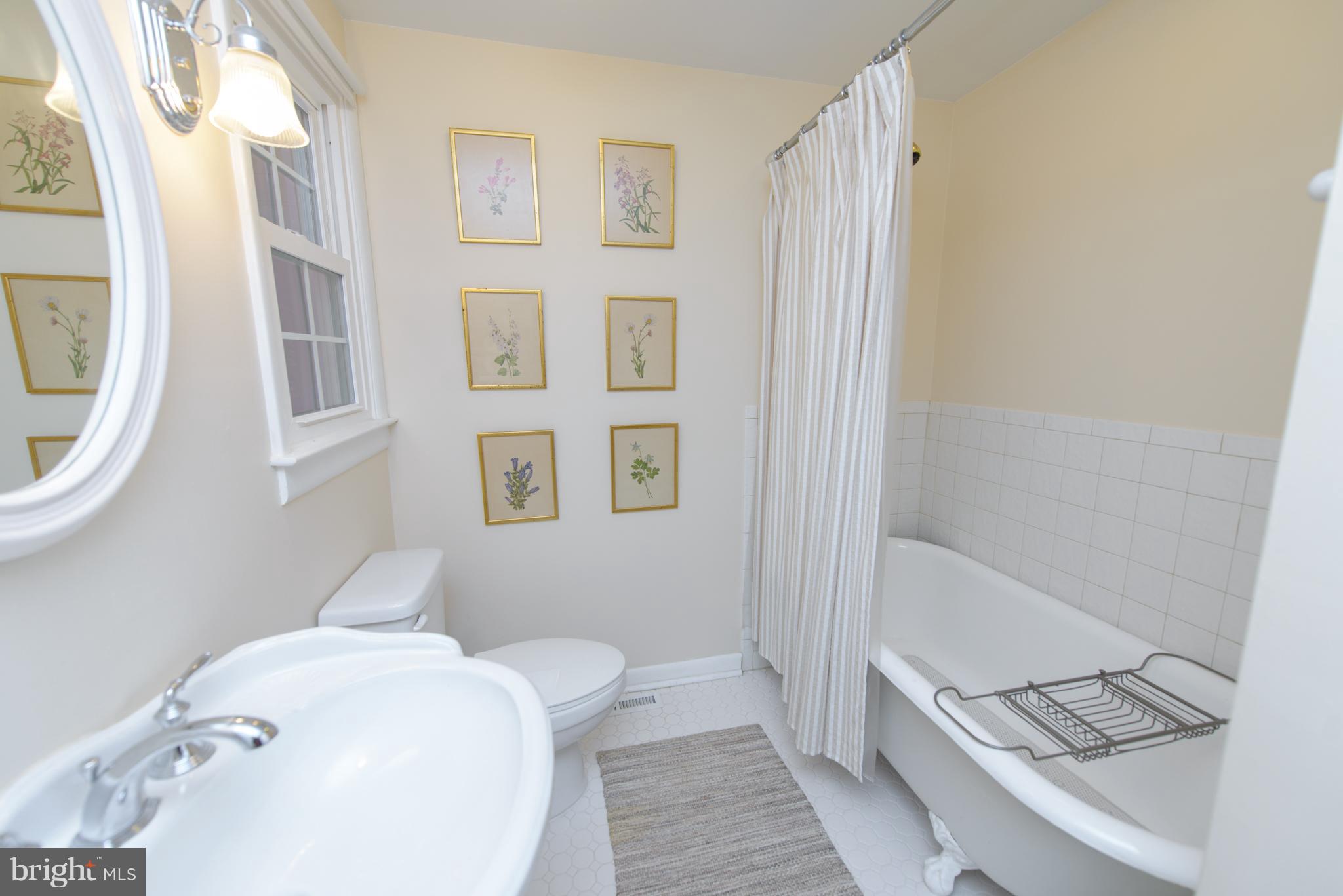 100 Chautaugua Road Arnold, MD 21012 - Photo 18 of 30 Main Level Full Bath