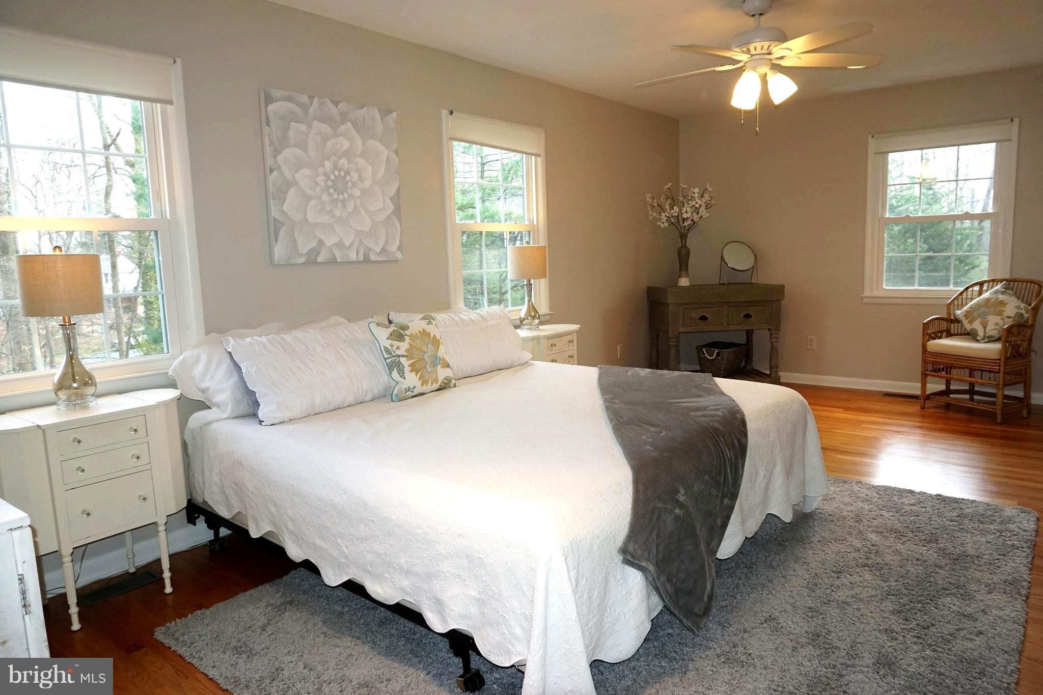100 Chautaugua Road Arnold, MD 21012 - Photo 19 of 30 Large Owners Suite