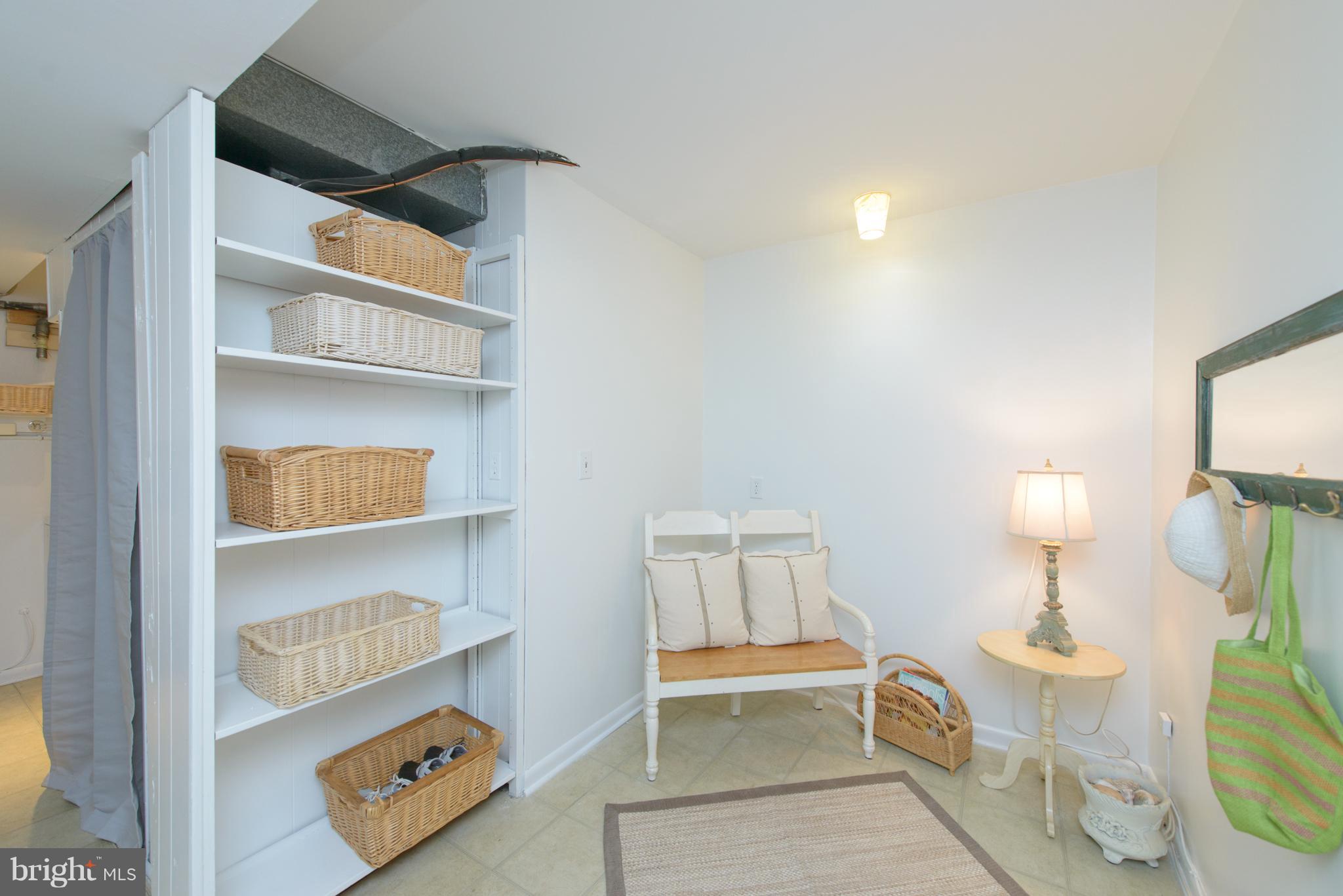 100 Chautaugua Road Arnold, MD 21012 - Photo 8 of 30 Convenient Side Entry Mudroom