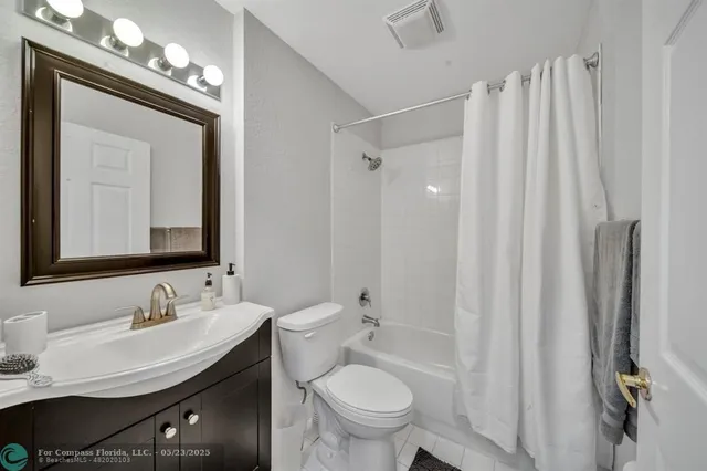 $2,950 | 1803 North Flagler Drive, Unit 201, West Palm Beach, FL 33407