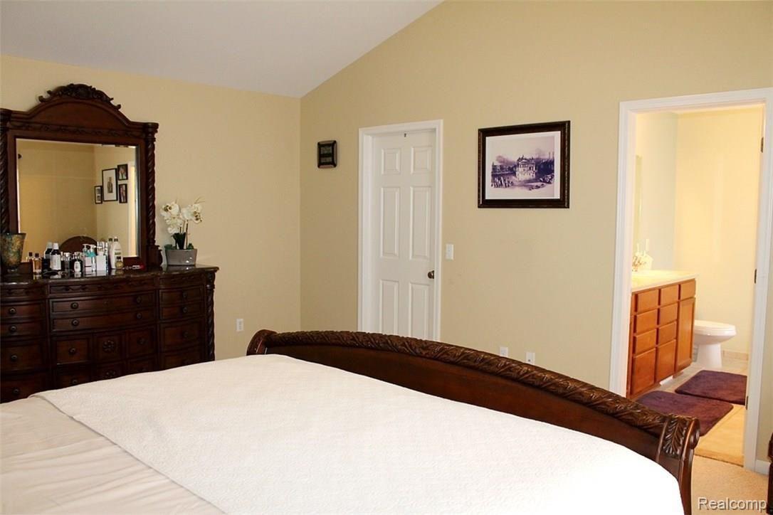 3511 Hogan Circle Rochester, MI 48307 - Photo 21 of 43 Master Bedroom (pic #4)