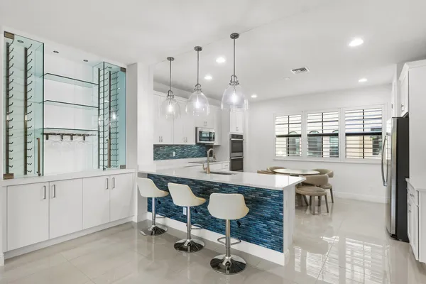 $739,900 | 613 Windward Circle North, Boynton Beach, FL 33435