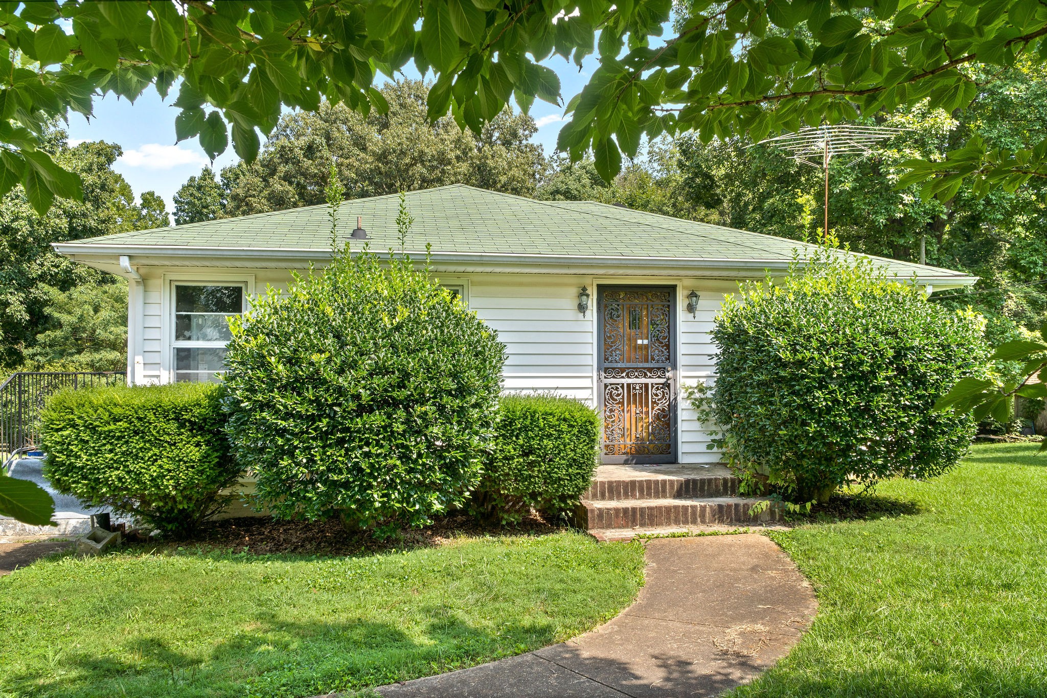 425 High Point Road Clarksville, TN 37042 - Photo 1 of 30 Gallery Image 1