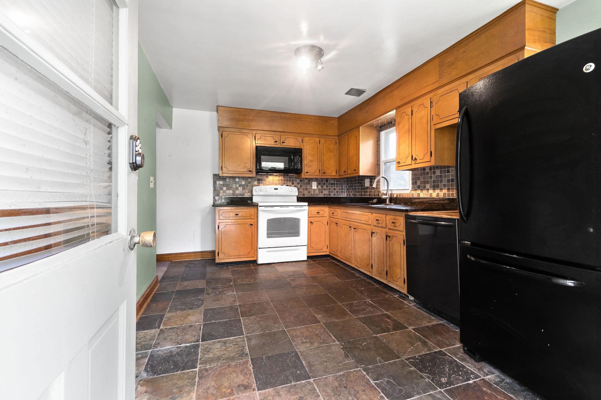 425 High Point Road Clarksville, TN 37042 - Photo 3 of 30 Gallery Image 3