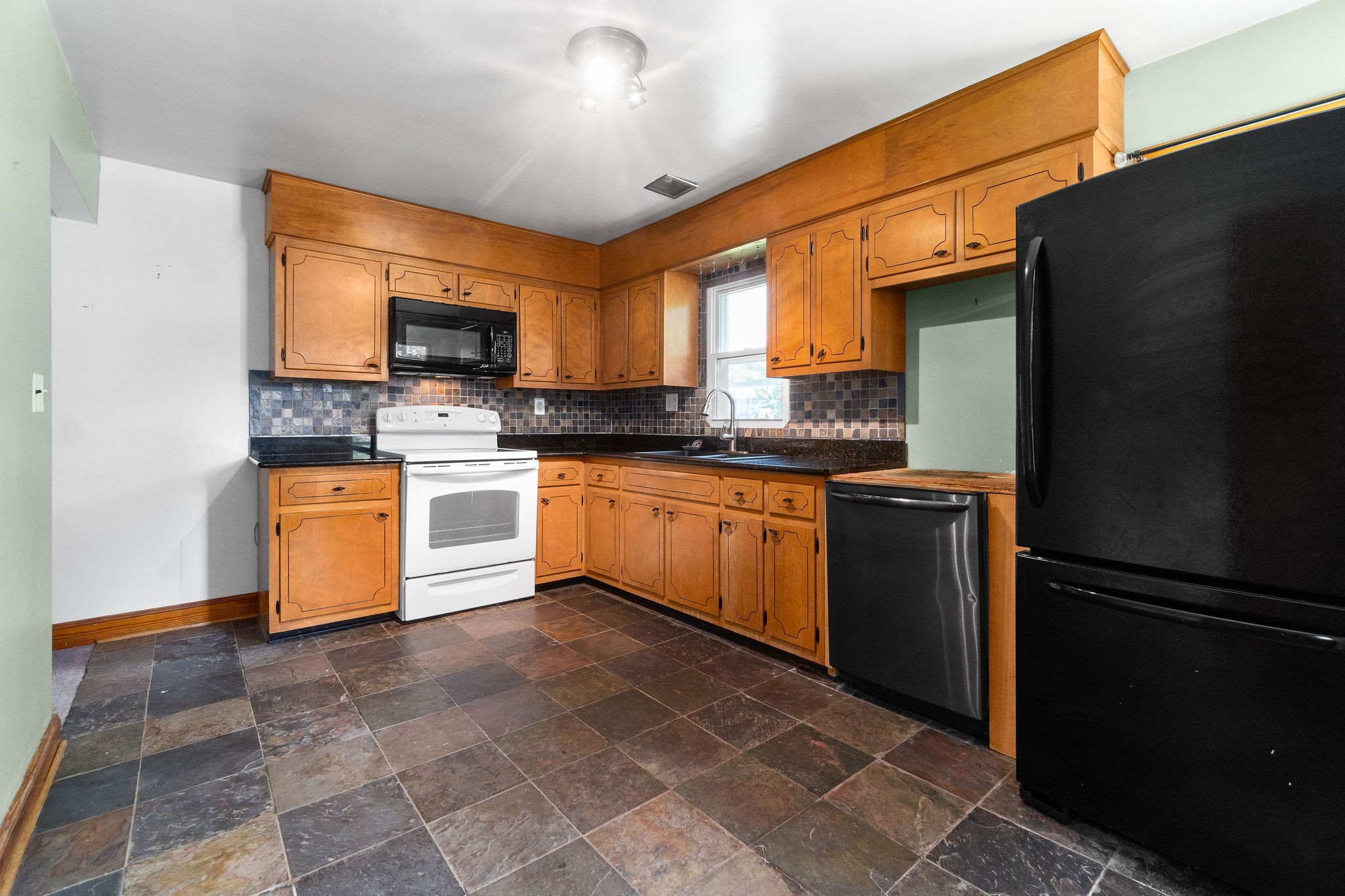 425 High Point Road Clarksville, TN 37042 - Photo 4 of 30 Gallery Image 4