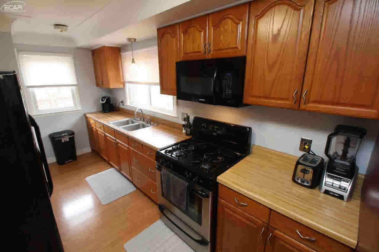 12164 Davison Road Davison, MI 48423 - Photo 11 of 29 21385503-10.JPG