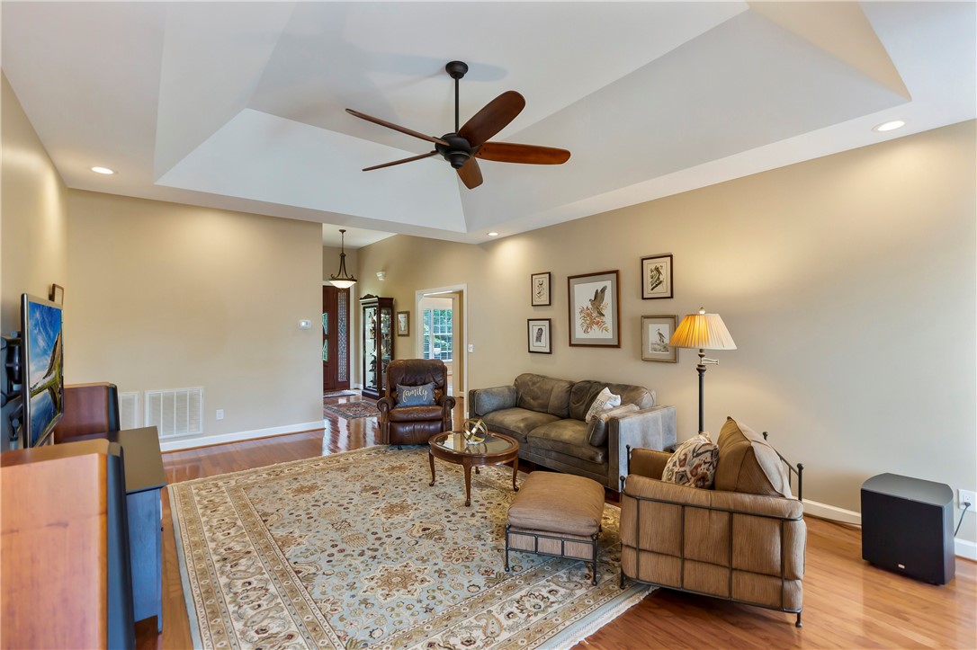 407 Arbor Way Seneca, SC 29672 - Photo 11 of 42 Gallery Image 11