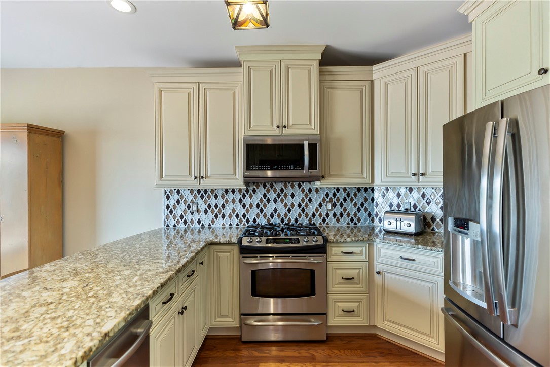 407 Arbor Way Seneca, SC 29672 - Photo 12 of 42 Gas Range and all Stainless Appliances
