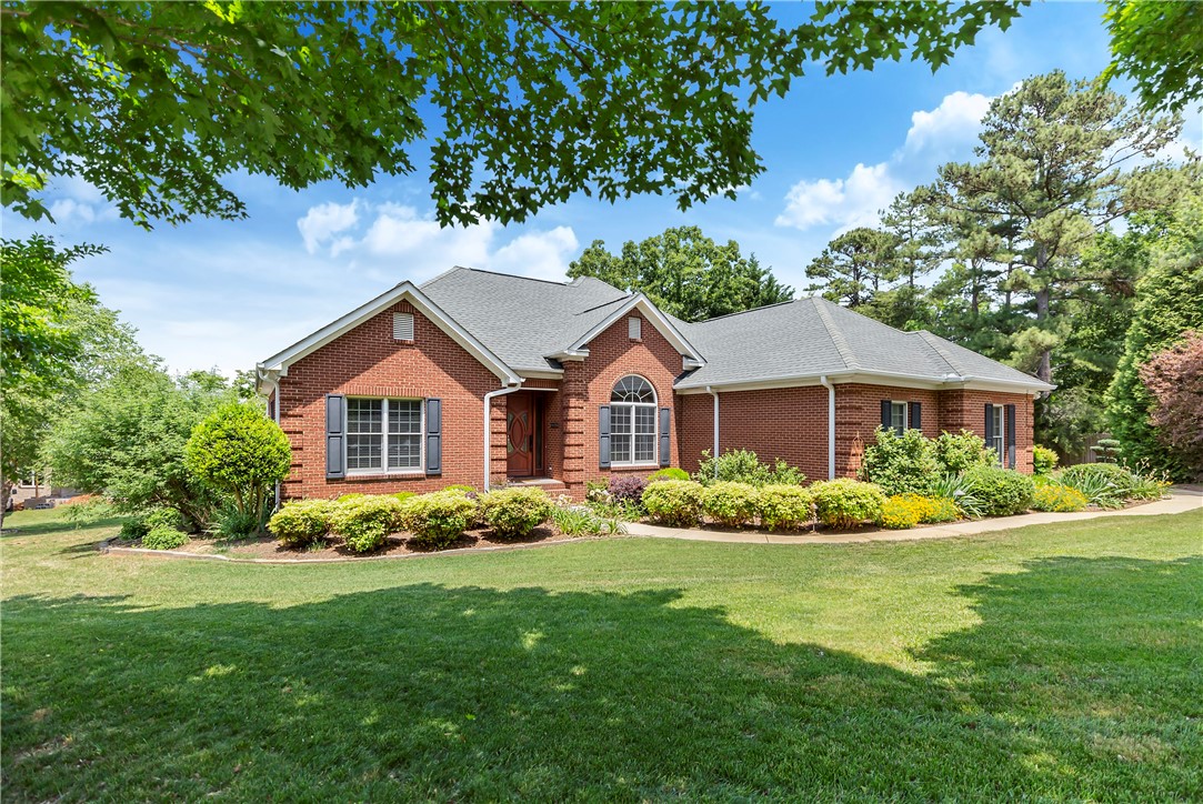 407 Arbor Way Seneca, SC 29672 - Photo 2 of 42 Immaculately Professionally Landscaped!